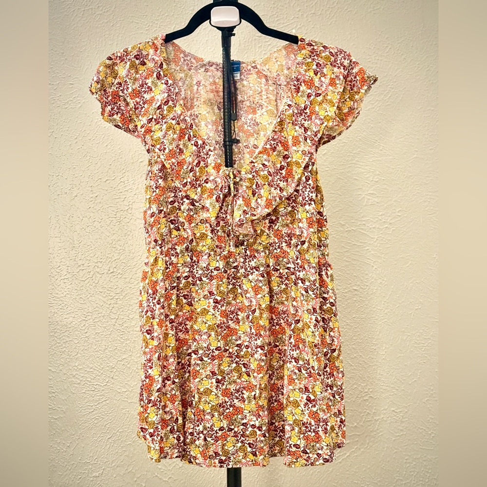 Old Navy Flutter Sleeve Maternity Blouse